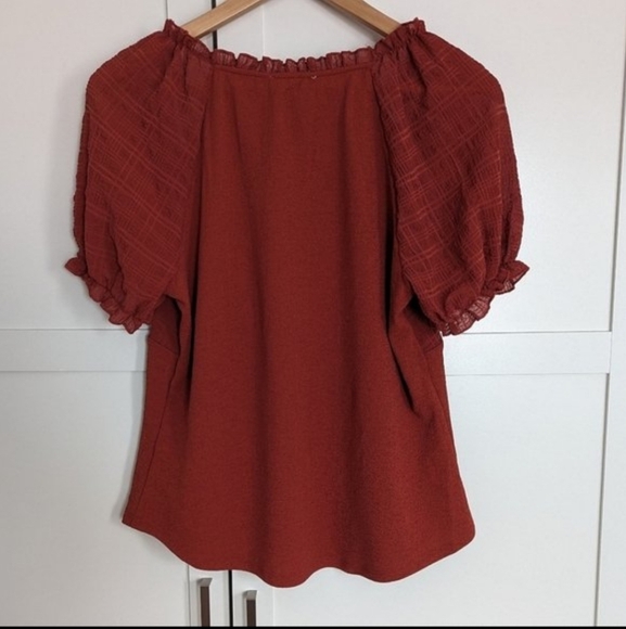 🌴2/$25🌴Status Rustic Short Sleeve Top - Picture 2 of 3